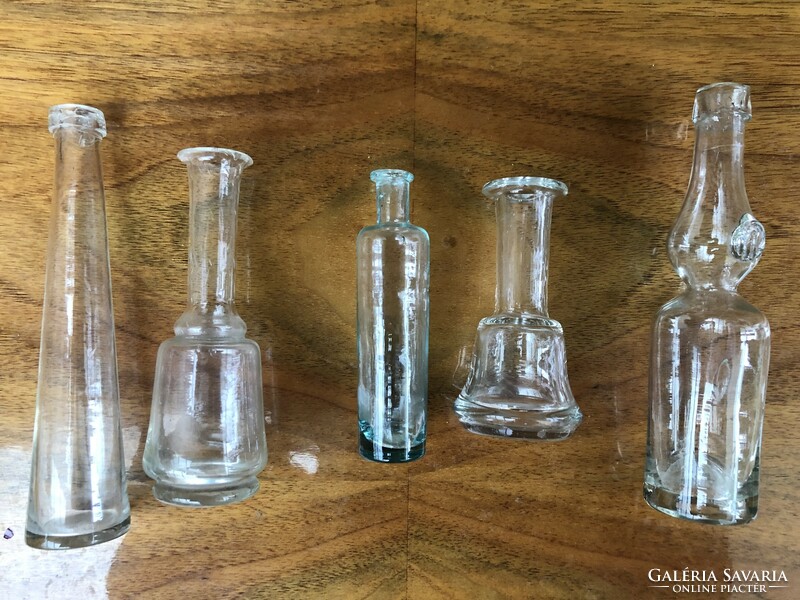 Régi antik üvegek.