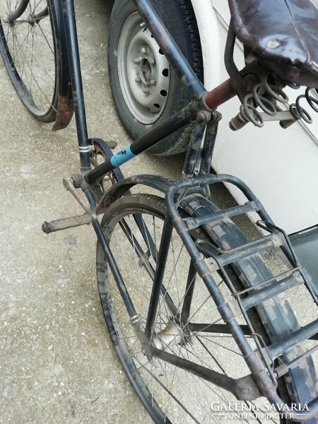 Antik Csepel  bicikli a képeken látható állapotban van ritka