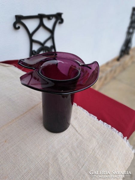 Beautiful purple Berekfürdő carved glass vase, rare beauty, mid-century modern