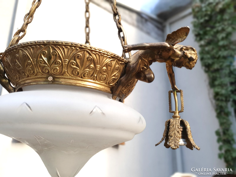 Puttós, cherub, angelic antique sculptural copper 4-bulb neoempire chandelier