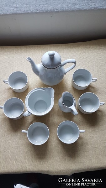 Fehér porcelán teás készlet
