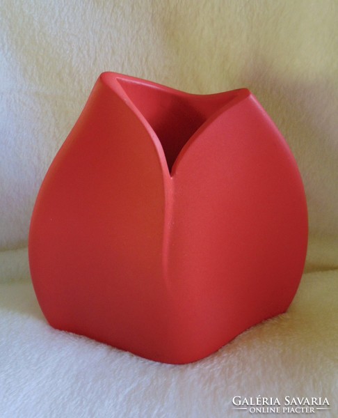 Red, red vase marked p f