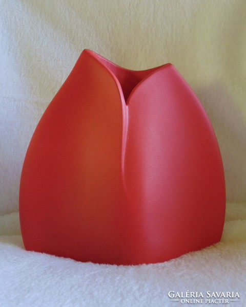 Red, red vase marked p f