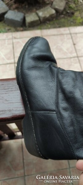 Leather 37 gusseted boots