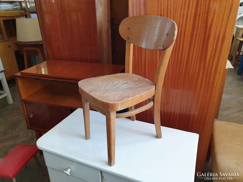 Régi retro kis méretű fa szék vintage gyerekszék