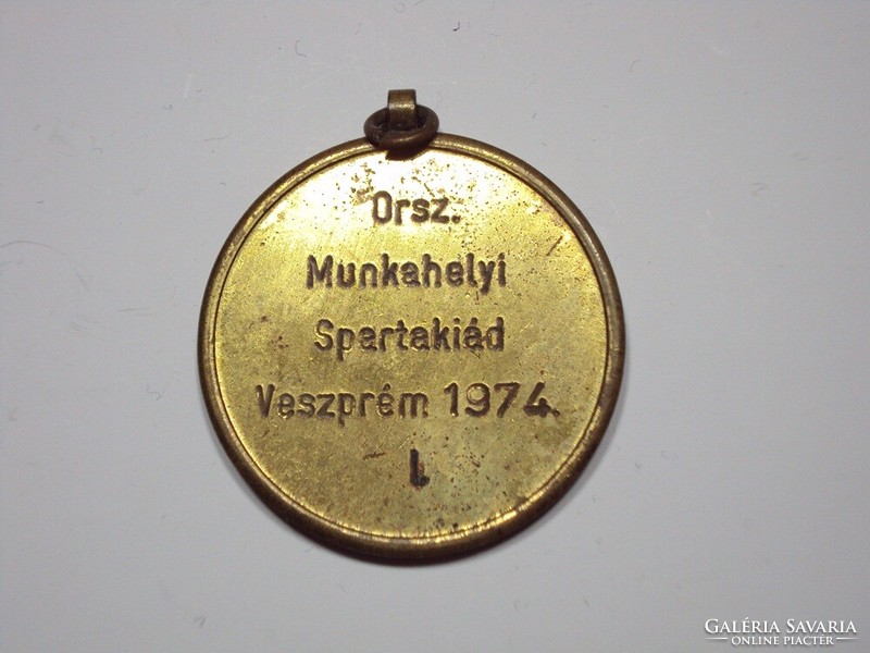 Országos Munkahelyi Spartakiád Veszprém 1974. érme emlékérme sport