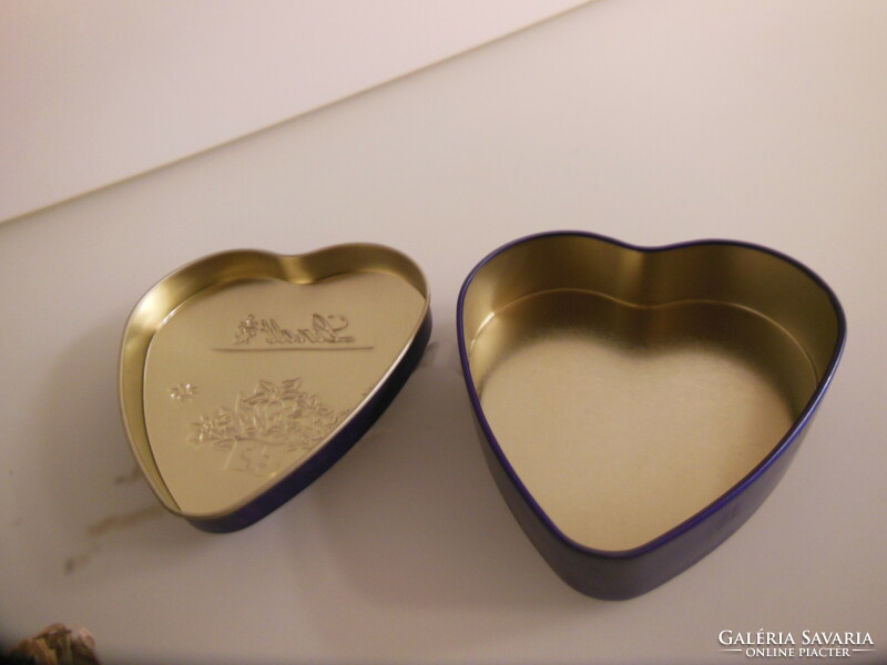 Box - lindt - metal - chocolate - 10 x 9 x 3 cm - nice condition