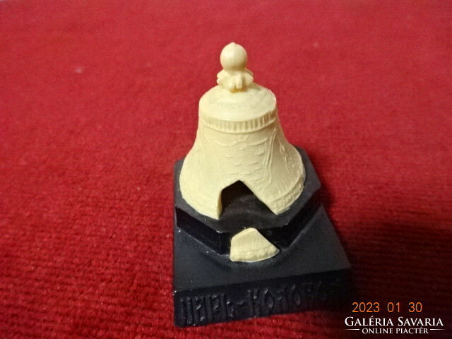 Mini plastic model of the Great Bell of the Kremlin. He has! Jokai.