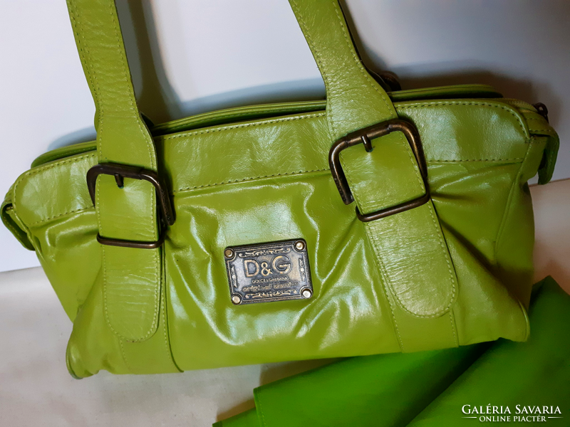 Wonderful dolce & gabbana bag in pistachio color, perfect condition