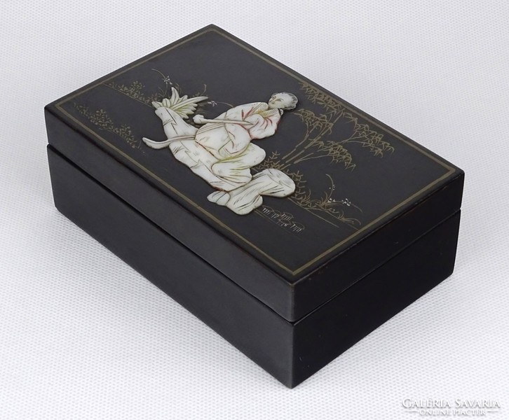 1M038 antique Chinese mother-of-pearl decorative lacquer box 5 x 8.5 X 13.5 Cm