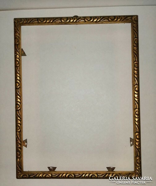Antique small gilded picture frame for sale in good condition, size 18.3 X 24 cm