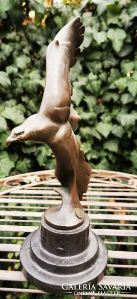 Repülő sas - bronz szobor