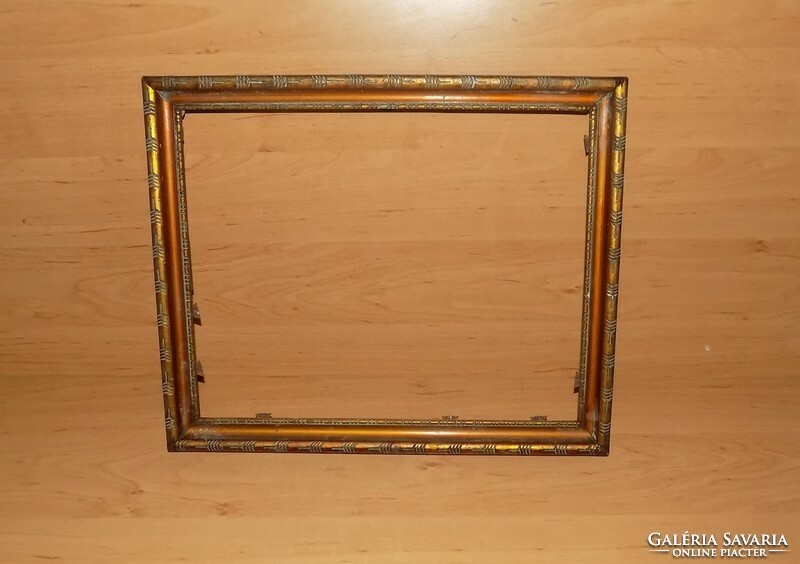 Antique smaller picture frame for sale in good condition