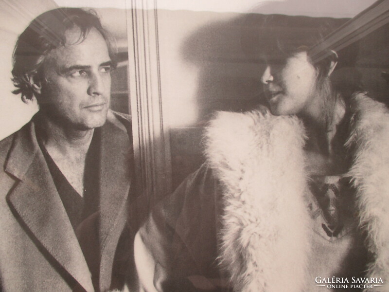Utolsó tangó Párizsban, Marlon Brando, Maria Schneider: jelenet a filmből, nagyméretű fotó keretben