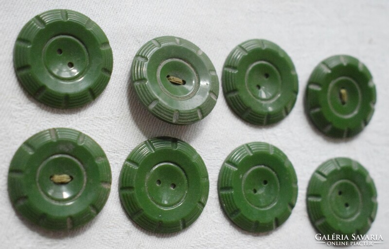 Retro zöld műanyag gomb 8 db. 3 cm