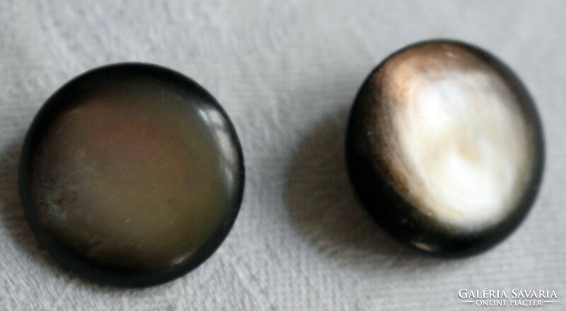 2 old shell buttons. 2.5 cm