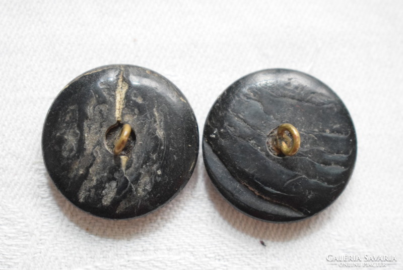 2 old shell buttons. 2.5 cm