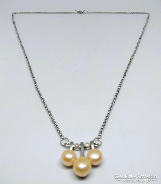 Tenyésztett gyöngyös nyaklánc, törtfehér 8-9 mm-s gyöngyökkel 115