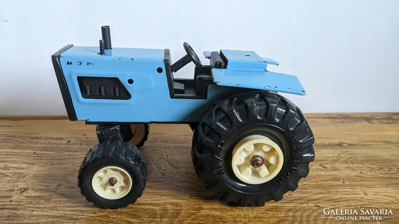 MTZ traktor, játék