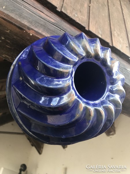 Old blue enamel kuglóf form