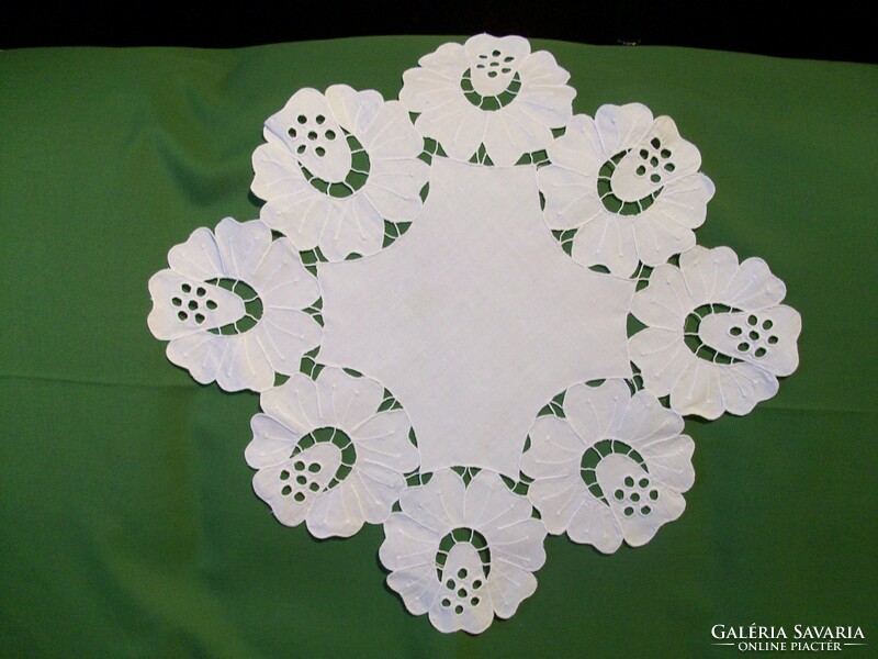 Nice embroidered tablecloth 48 x 48 cm