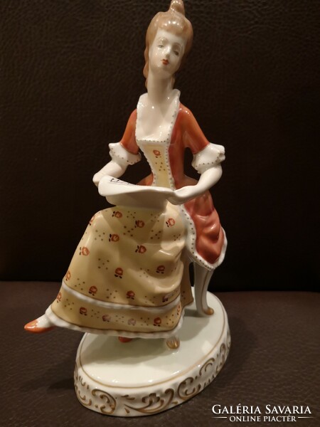 Hollóházi barokk hölgy kottával porcelán tökéletes állapotban