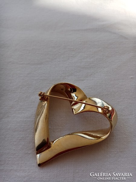 Heart brooch pin