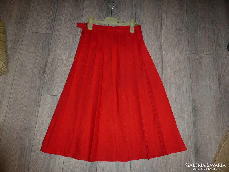 Pleated skirt size 38