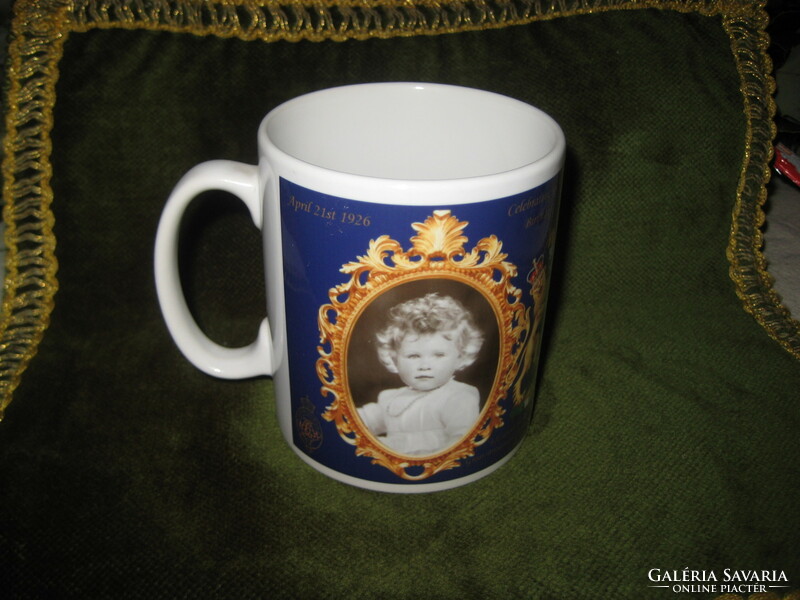 Queen Elizabeth II, jubilee cup 90 years old, 8 x 8.2 cm