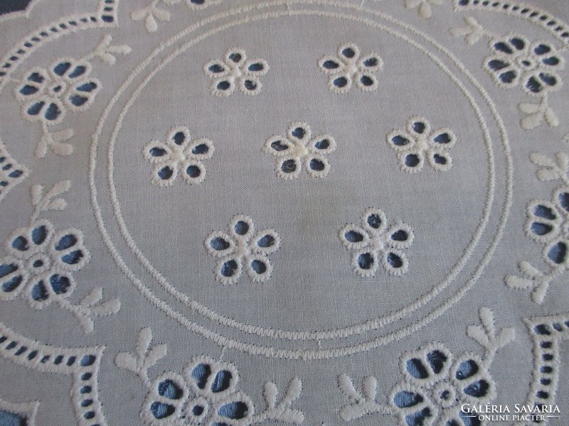 8 beautiful machine-embroidered tablecloths, handwork
