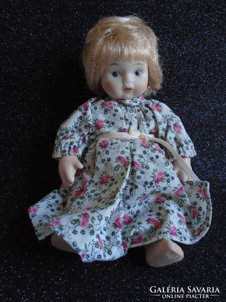 Old porcelain doll 15.5 Cm.