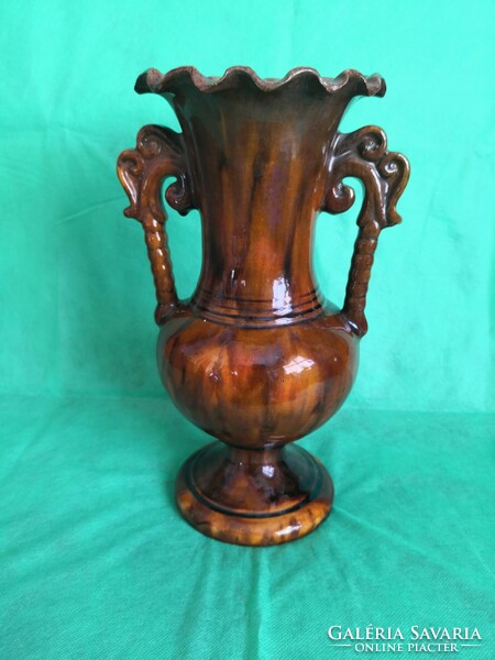 Louis Veres Mezőtúr vase with large handles