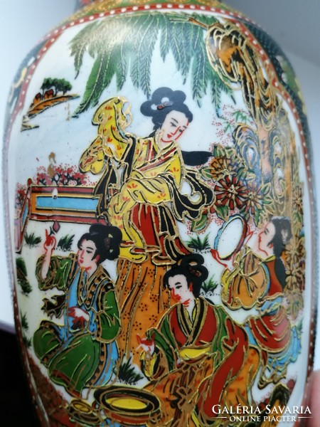 Bavaria Chinese porcelain vase