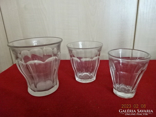 Three glasses, three sizes. Jokai.