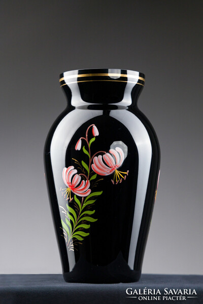 Üveg váza, fekete, kézzel festett virágokkal
