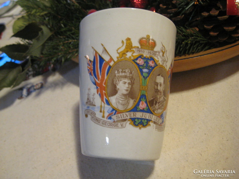 Angol királyi pár , régi  emlék csésze ,  V. György  és felesége  Qeen Mary  7,8 x 10 cm
