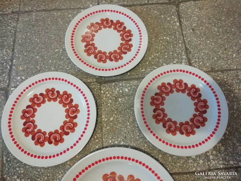 Colditz virágmintás tányérok