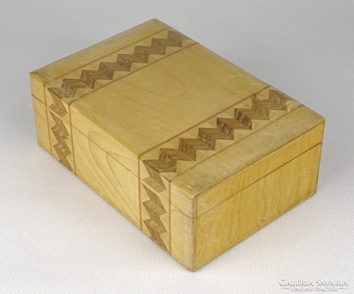 1L708 old small inlaid wooden box 14 cm