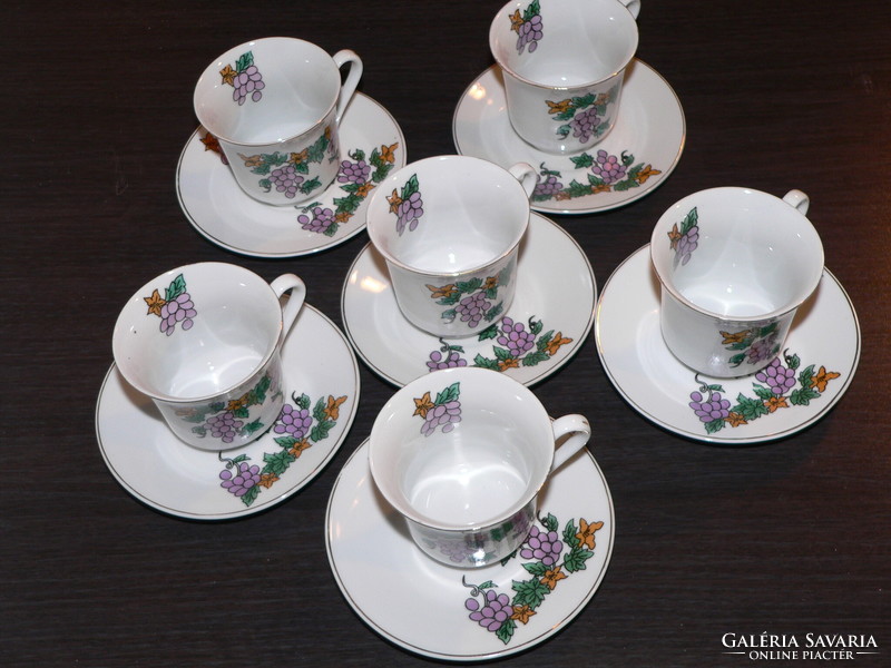 Kínai porcelán kávés csészék-aljukkal, olcsón eladók
