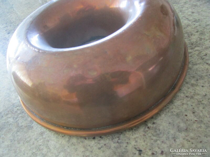 Biedermeier red copper copper confectioner's baking pan kuglóf wreath shape sharp contour museum confectionary