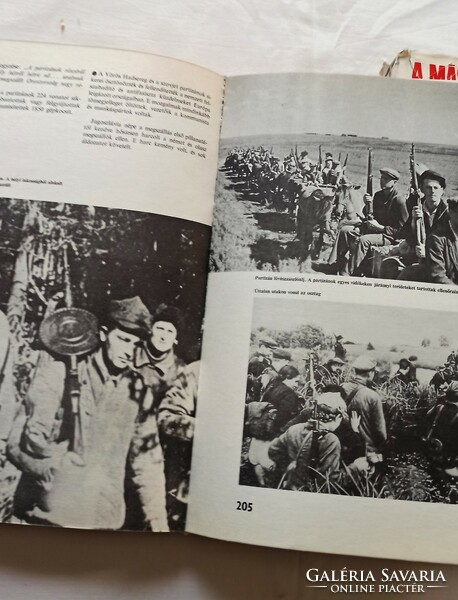 Book of pictures of the Second World War