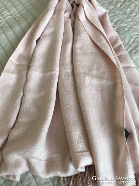 Silky, pale pink stole, 100% viscose, 190 x 70 cm