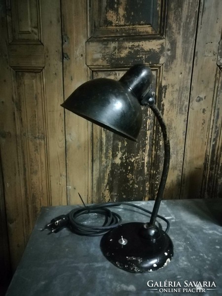 Bauhaus lámpa, szép patinás darab, felújítva újra vezetékelve, ipari stílusú asztali lámpa