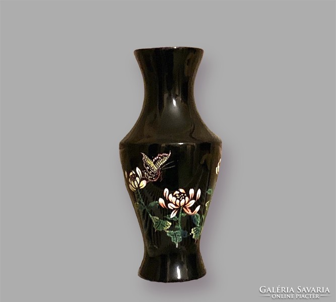 Old oriental wooden lacquer vase with flower-butterfly motif, old price tag at the bottom?