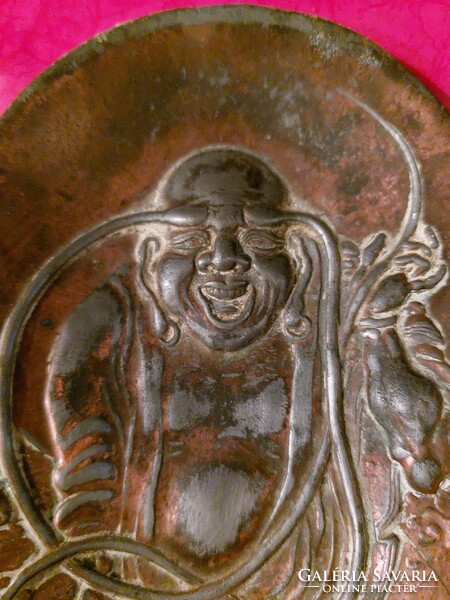 Szecessziós bronzozott tálka mosolygós Buddhával