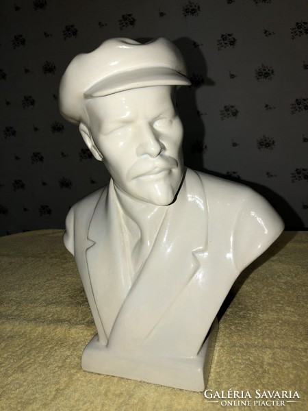 Lenin porcelain busts