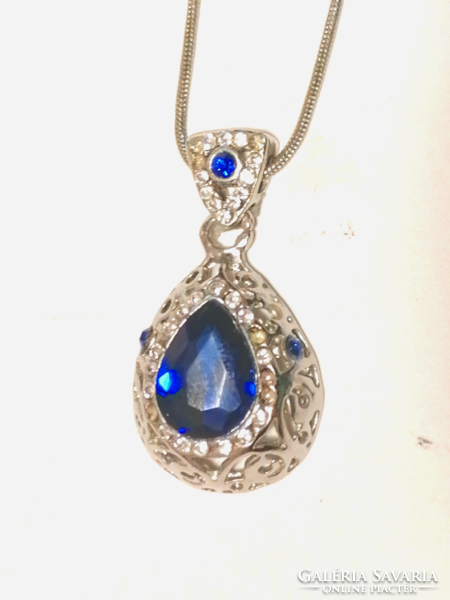 Sapphire blue pendant (891)