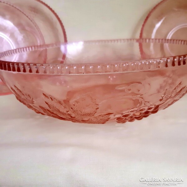 Rózsaszín üveg salátás tál + 3 tálka, csiszolt szőlő mintás. nagyon szép!