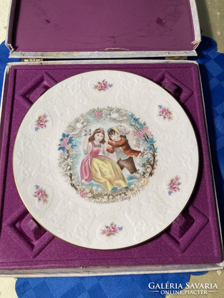 Royal doulton porcelain Valentine's Day decorative plate 21 cm.