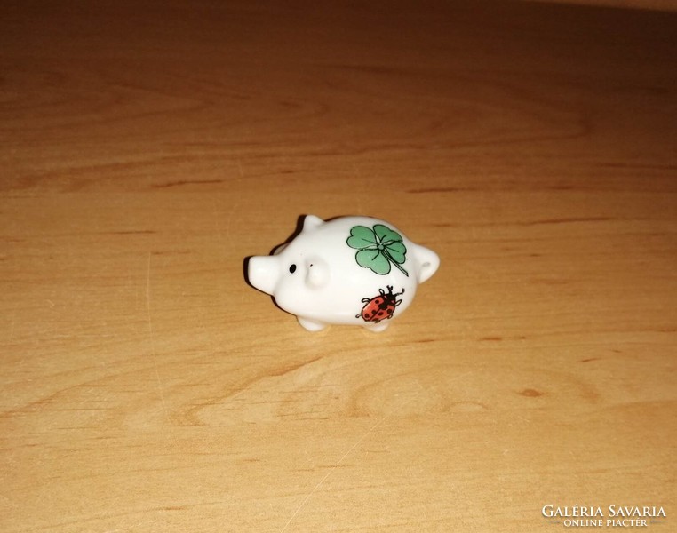 Tiny porcelain lucky pig with four-leaf clover and ladybug pattern (1/p)